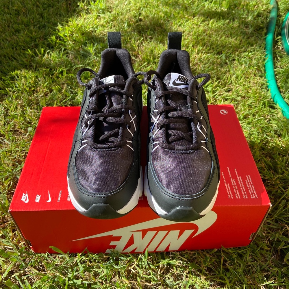 Nike Ryz 365 Sneakers